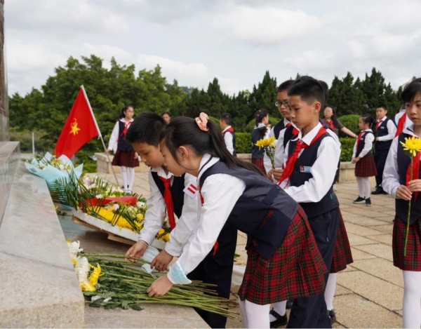 清明節(jié)，南山學(xué)子追思英烈，弘揚(yáng)民族精神